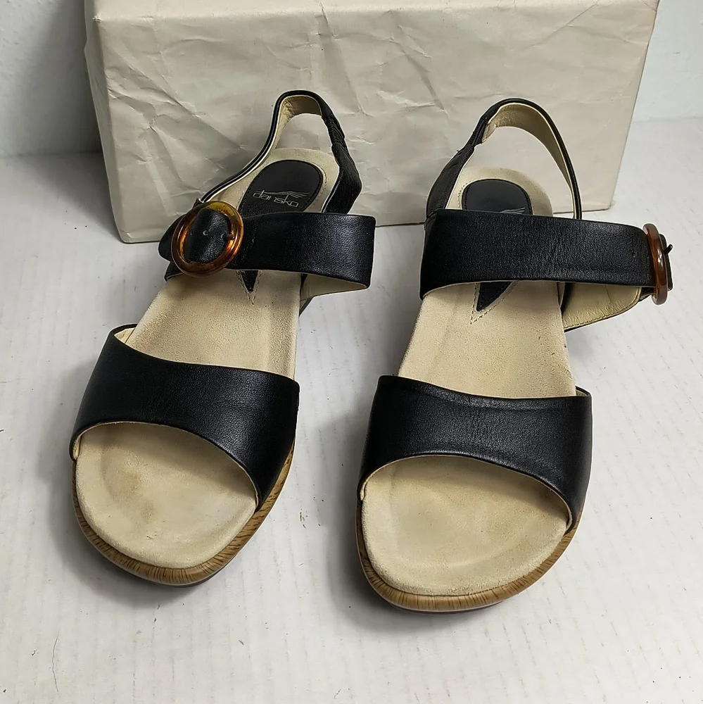 Dansko pre owned